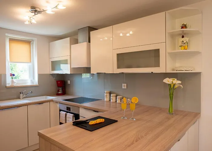 House Lucy Villa
